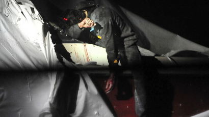 [사진] 보스턴 폭탄테러범 체포순간 모습