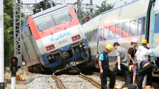 [사진] 대구역 열차사고 사고현장, 원인은 무궁화호 멈추지 않았기 때문