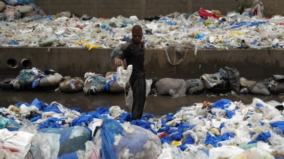 [사진] 코트디부아르 비닐 봉지 사용금지 결정