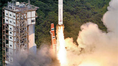 일본 고체연료 로켓 '엡실론' 발사 성공 … ICBM 기술 확보