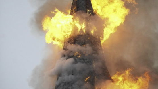 [사진] 불타는 폴란드의 100년된 교회