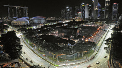 [사진] 한밤의 싱가포르 도심 F1 레이스