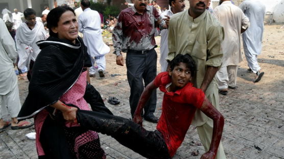 [사진] 파키스탄 기독교 교회 폭탄테러, 20여명 사망