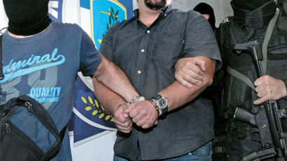 [사진] 그리스서도 의원 체포 … 황금새벽당 당수 등 17명 범죄조직 구성 혐의