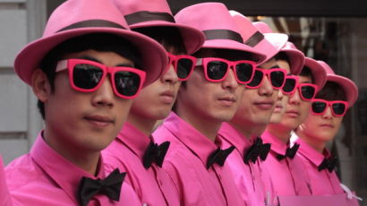 [사진] 분홍 남자들이 외친 '유방암을 이겨냅시다. '
