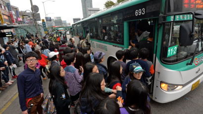 [사진] 지하철 4호선 고장 출근길 불편 겪은 시민들