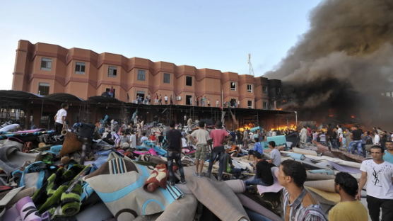 [사진] 리비아 뱅가지 카페트 상가에서 화재