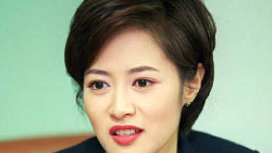 김주하 부부 폭행 맞고소 … 진흙탕 싸움 된 이혼소송