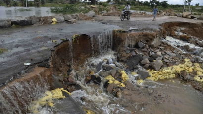 [사진] 인도, 사이클론 '파일론' 잊기도 전에 또 폭우