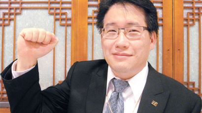 '안중근 잊지 않는 한국 자랑스럽다'는 증손자