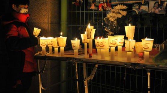 [사진] 계모학대로 숨진 8살 여아 촛불추모제