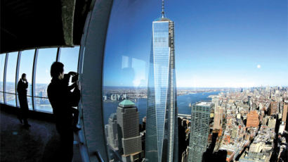 [사진] 9·11 아픔 저 멀리 … 4WTC서 바라본 1WTC