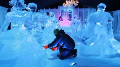[사진] 눈과 얼음 조각축제 ‘보기만 해도 추워’