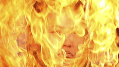 [사진] 北 김정은 모형 불태우고… '격렬한 시위'