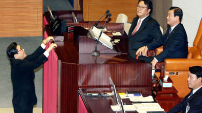 민주당 국회 보이콧 "민주당 김한길 대표, '안하무인 식 의회 폭거다'"