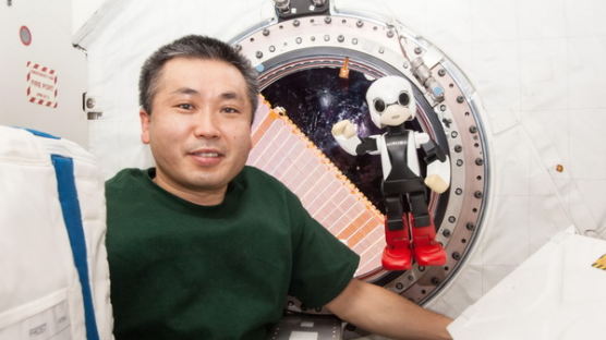[사진] 사람과 대화 성공한 로봇우주비행사 키로보