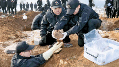 [사진] 6·25때 전사 중국군 유해 발굴