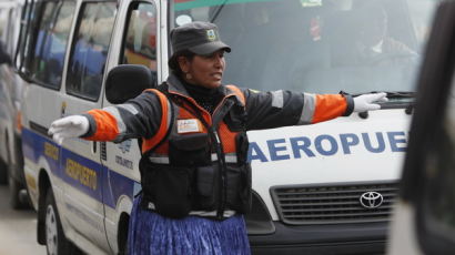 [사진] 볼리비아엔 특별한 교통경찰이 있다