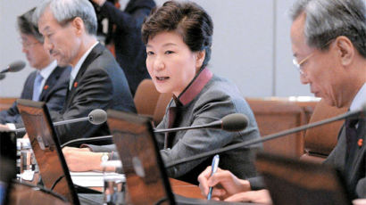 통합·소통 나선 박 대통령 … 새해 특사·기자회견