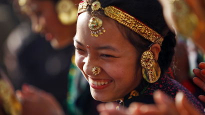 [사진] 구룽족 ‘춤 추며 새해맞이’