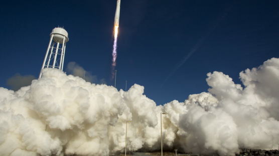 [사진] 우주정거장으로 화물 나르는 로켓 