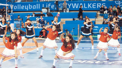 [사진] 초등생 응원단의 '화이팅' 댄스
