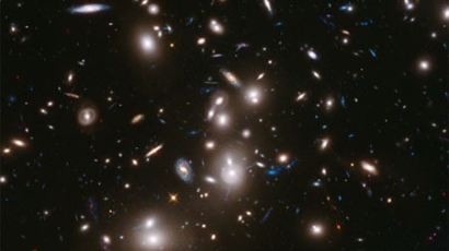 가장 먼 우주 사진 "은하 이름은 '아벨 2744', 질량이 무려…"
