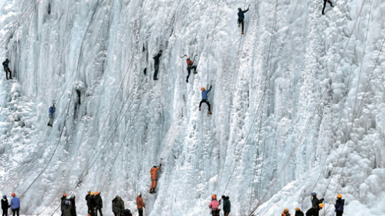 추위가 반가운 영동, 국내 최대 빙벽 개장