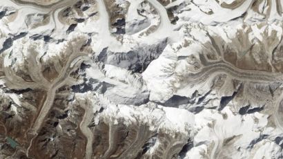 에베레스트 위성 사진 "해발 9000m 위엄 어디갔어…"