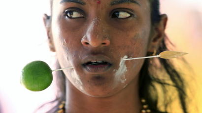 [사진] ‘몸 곳곳에 피어싱을…’ 타이푸삼 힌두축제