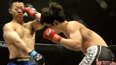 [사진] 윤형빈 타카야 츠쿠다에게 완벽한 TKO승리