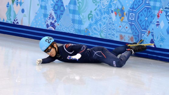 [사진 sochi] 신다운 이한빈 충돌, 쇼트트랙 남자 1500m 준결승 2조경기