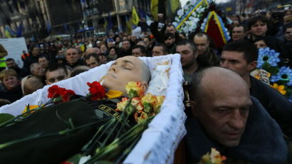 [사진] 우크라이나 유혈사태 ‘희생자들의 장례식’