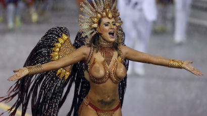 [사진] 브라질 카니발 ‘삼바와 함께… 화려한 개막’