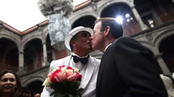 [사진] 동성결혼 합법화 4주년 기념 ‘합동결혼식’