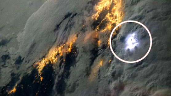 우주에서 본 번개, "지구에 불났어요"…땅에는 무슨 일이?