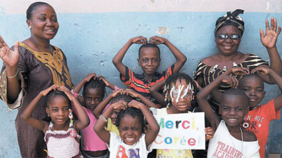 시력 찾은 콩고 소녀 "마톤도 코레"