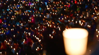 [사진] 안산시민들의 무사기원 촛불집회