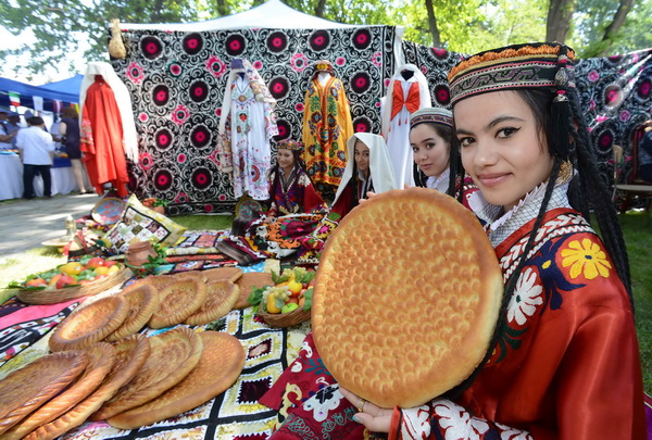 [사진] '전통 음식과 무용은 나라의 문화를 보여주죠'