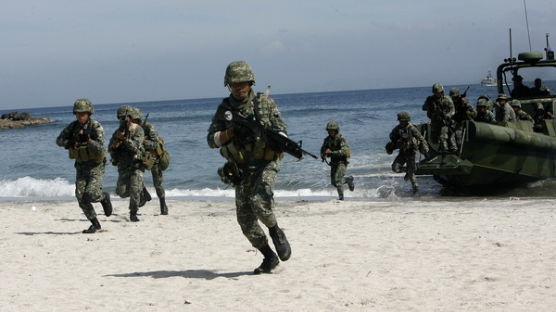 [사진] 미·필리핀 해병대 합동 상륙훈련