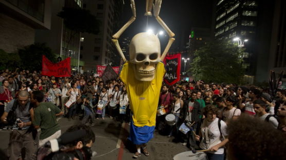 월드컵 한달도 안남겨놓고 전국적 시위, 파업에 브라질 몸살