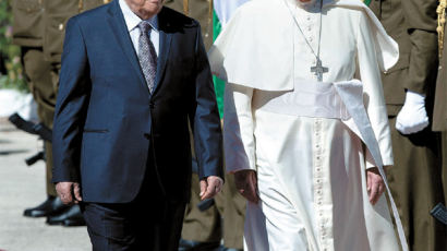 [사진] 팔레스타인 의장대 사열하는 교황