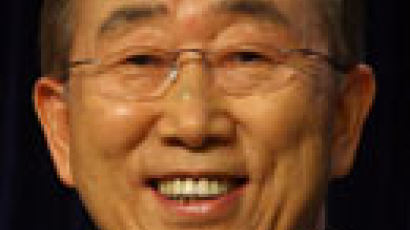 70세 생일상 받은 반기문 총장 "김치는 세계 5대 건강식"
