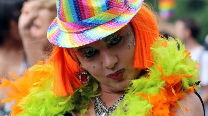 [사진] 오스트리아에서도 동성애 지지 '레인보우 퍼레이드'