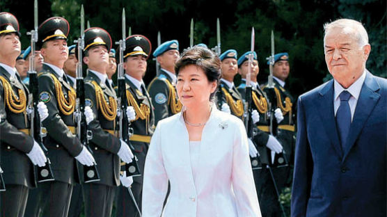 카리모프, 박 대통령 '유라시아 이니셔티브' 적극 지지
