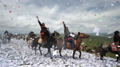 [사진] 티베트 전통 축제 ‘웨이 상 페스티벌’