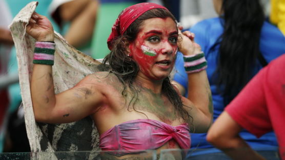 [사진] 월드컵, 응원하는 여성 축구팬들