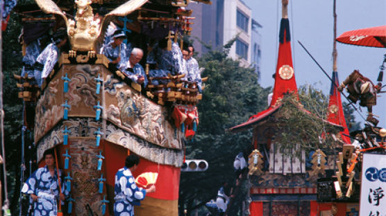 [Festravel]1100년 된 일본 축제 거리는 박물관이 된다