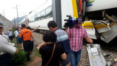 태백역·문곡역 사이 열차 두 대 충돌사고…"1명 사망·부상자 다수 발생"