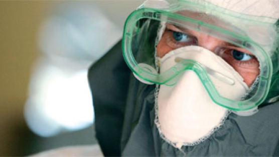 에볼라 검역 딜레마 … 안전이냐 인권이냐